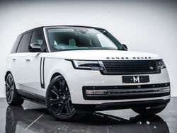 White Used 2022 Land Rover Range Rover HSE SUV | £76,995 (Fair price)