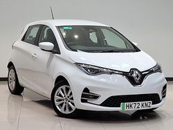 White Used 2022 Renault Rapid SE Hatchback | £11,698 (A bit pricey)