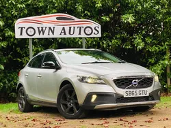 Silver Used 2015 Volvo V40 CC Estate | £4,290 (Fair price)