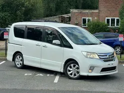 Pearl white Used 2011 Nissan Serena MPV | £7,990 (Fair price)