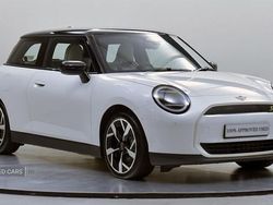 White New 2025 Mini Cooper Exclusive Hatchback | £28,000 (Fair price)