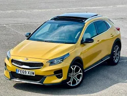 Yellow Used 2019 Kia XCeed First Edition SUV | £14,990 (Good price)