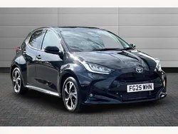Eclipse black Used 2025 Toyota Yaris Hybrid Design Hatchback | £20,498 (Fair price)