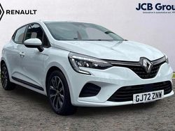 White Used 2022 Renault Clio V Iconic Hatchback | £13,299 (Fair price)
