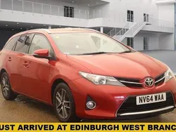 Red Used 2015 Toyota Auris Multidrive S Estate | £6,995 (Fair price)
