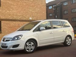 White Used 2011 Vauxhall Zafira MPV | £2,199 (Good price)