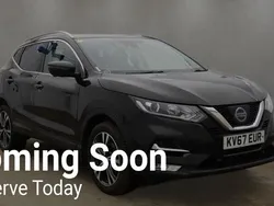 Black Used 2017 Nissan Qashqai N-Connecta SUV | £12,290 (Good price)