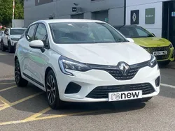White Used 2022 Renault Clio V Iconic Hatchback | £12,446 (Good price)