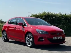 Red Used 2015 Vauxhall Astra Edition Hatchback | £5,999 (Fair price)