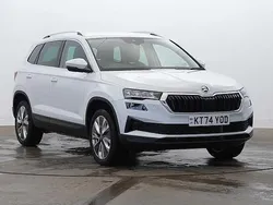 Moon white metallic Used 2025 Skoda Karoq SE SUV | £26,495 (Fair price)