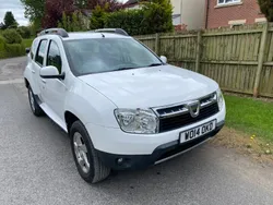 White Used 2018 Dacia Duster Lauréate SUV | £3,790