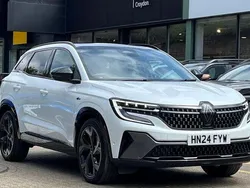 White Used 2024 Renault Austral Iconic Esprit Alpine SUV | £27,625 (Fair price)