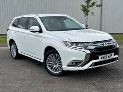 White Used 2019 Mitsubishi Outlander P-HEV Estate | £12,995 (Fair price)