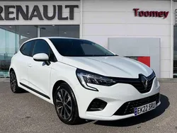 White Used 2022 Renault Clio V Iconic Hatchback | £12,690 (Fair price)