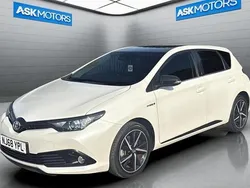 Used 2018 Toyota Auris Hybrid Design | £12,999 (Fair price)