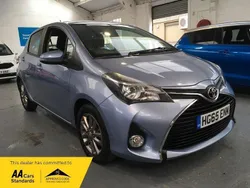 Blue Used 2016 Toyota Yaris Hatchback | £9,490 (Fair price)