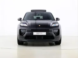 Black New 2025 Porsche Macan SUV | £69,990 (Good price)