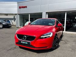 Passion red Used 2018 Volvo V40 Momentum Estate | £10,595 (Fair price)