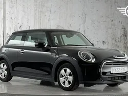 Black Used 2022 Mini Cooper Classic Hatchback | £17,287 (Fair price)