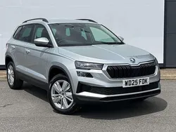 Brilliant silver metallic Used 2025 Skoda Karoq SE SUV | £23,995 (Expensive)