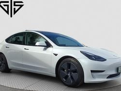 White Used 2021 Tesla Model 3 Standard Range Plus Sedan | £16,495 (Fair price)