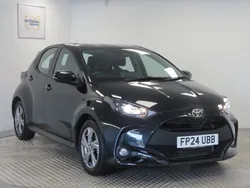 Black Used 2024 Toyota Yaris Hybrid Hatchback | £17,995 (Good price)