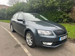 Grey Used 2015 Skoda Octavia Elegance Estate | £6,499 (Fair price)