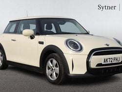 White Used 2022 Mini Cooper Classic Hatchback | £17,250 (Good price)