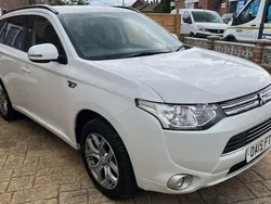 White Used 2015 Mitsubishi Outlander P-HEV Estate | £7,980 (Good price)