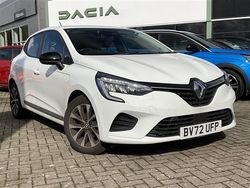 Glacier white Used 2022 Renault Clio V Evolution Hatchback | £13,795 (Fair price)