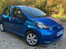 Blue Used 2010 Toyota Aygo Hatchback | £1,495 (Super price)