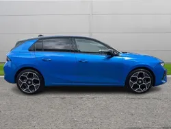 Blue Used 2024 Vauxhall Astra Ultimate Hatchback | £19,490 (Fair price)