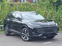 Black New 2025 MG HS SE SUV | £21,498 (Good price)