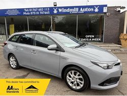 Grey Used 2018 Toyota Auris Hybrid Estate | £12,450 (Fair price)