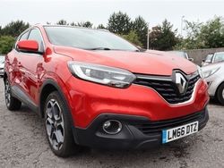 Red Used 2016 Renault Kadjar Dynamique SUV | £7,795 (Fair price)