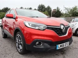 Red Used 2016 Renault Kadjar Dynamique SUV | £7,795 (Fair price)