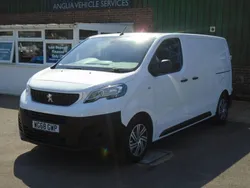 White Used 2018 Peugeot Expert S Van | £9,990 (Fair price)