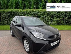 Black Used 2025 Toyota Aygo X PURE SUV | £14,495