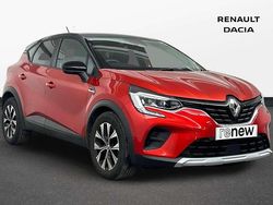 Red Used 2022 Renault Captur LIMITED SUV | £13,700 (Fair price)
