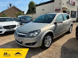 Silver Used 2009 Vauxhall Astra Hatchback | £1,495