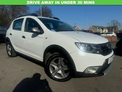 White Used 2017 Dacia Sandero Lauréate Hatchback | £5,026 (Fair price)