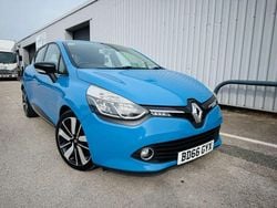 Blue Used 2016 Renault Clio IV Dynamique Hatchback | £3,425 (Good price)