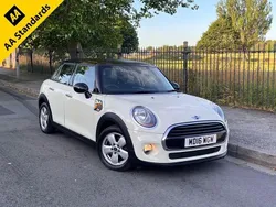 White Used 2016 Mini Cooper Hatch Hatchback | £5,695 (Fair price)