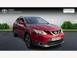 Red Used 2016 Nissan Qashqai Tekna SUV | £10,899 (A bit pricey)