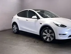 White Used 2022 Tesla Model Y Long Range SUV | £26,099 (Fair price)