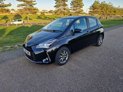 Black Used 2019 Toyota Yaris Hybrid Hatchback | £10,995 (Super price)