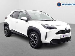 White Used 2022 Toyota Yaris Hybrid Estate | £19,099 (Fair price)