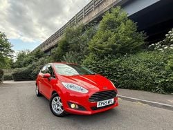 Red Used 2015 Ford Fiesta Titanium Hatchback | £3,295 (Good price)