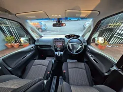 Orange Used 2014 Nissan Serena S MPV | £11,995 (Expensive)