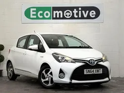 White Used 2015 Toyota Yaris Hybrid Hatchback | £6,995